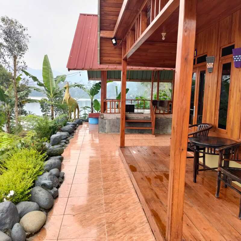 Penginapan  dimulai dari Rp 700.000.- / Malam sampai dengan Rp 1.300.000.- / Malam