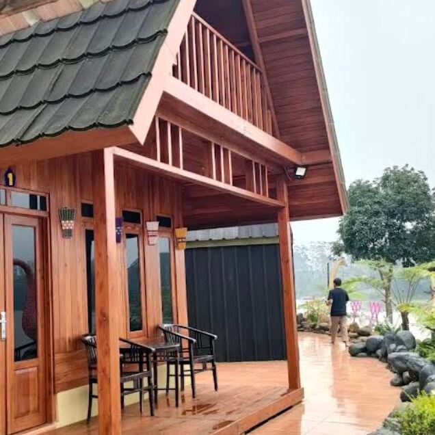 Penginapan  dimulai dari Rp 700.000.- / Malam sampai dengan Rp 1.300.000.- / Malam