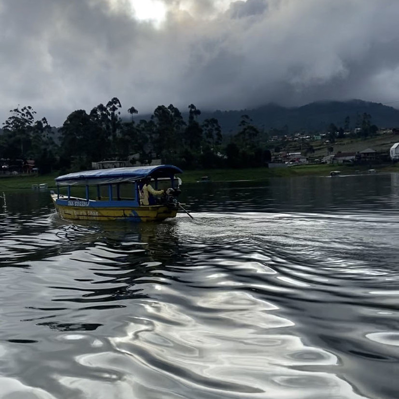 Lake Tour Situ Cileunca Rp 200.000.- / Perahu